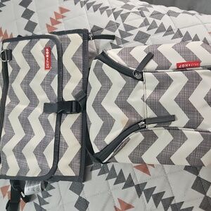 SkipHop Insulate Bottle Holder and diper changing.